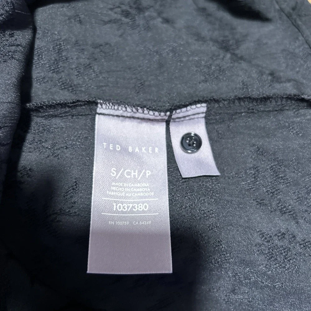 Ted Baker Women's Blouse Small‎ Embossed Puff Sleeve Minimalist Quiet Luxury